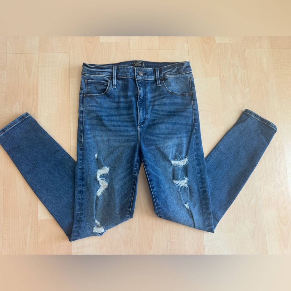 A&F Super Skinny Jeans